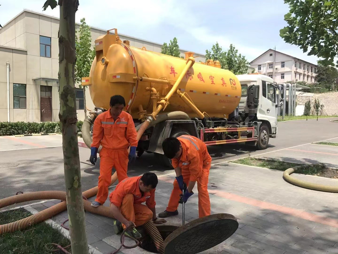 邵阳化粪池清理与5-8吨吸粪车施工效率分析